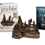 Harry Potter Hogwarts Castle And Sticker Book: Lights Up!
